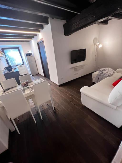 Lu.Ni. Guesthouse Roma Esterno foto